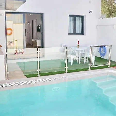 Casa Con Piscina De Agua Salada Iii 別荘 コニル・デ・ラ・フロンテラ