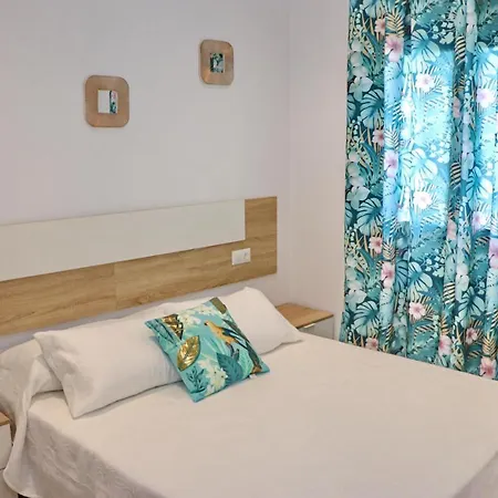 Casa Con Piscina De Agua Salada Iii コニル・デ・ラ・フロンテラ